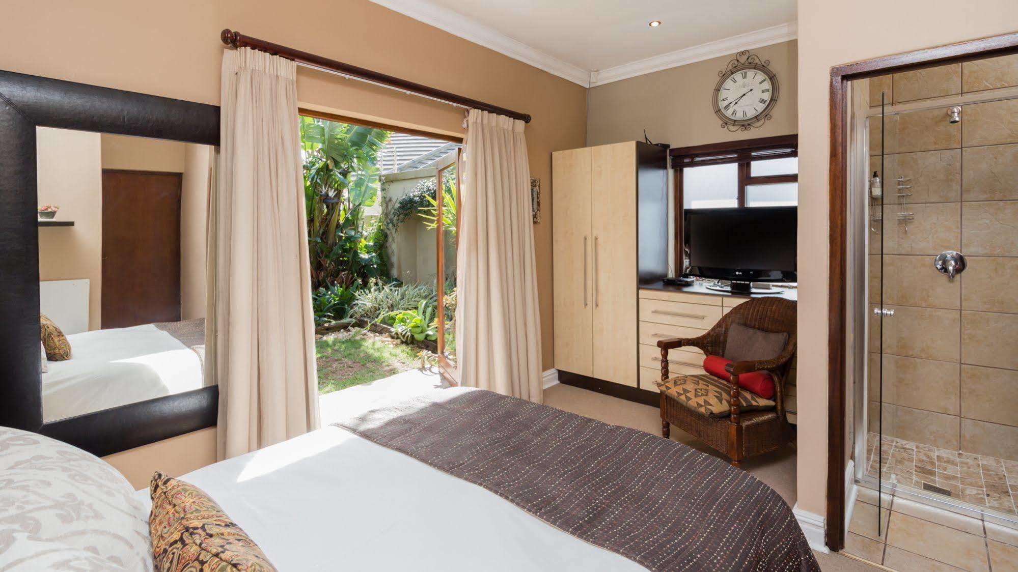 Manor 38 Hotel Port Elizabeth Exterior photo
